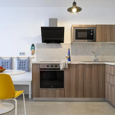 La Marinera House - Near The Beach, Air-con, Fast Wifi And Sat Tv By Lanzarote