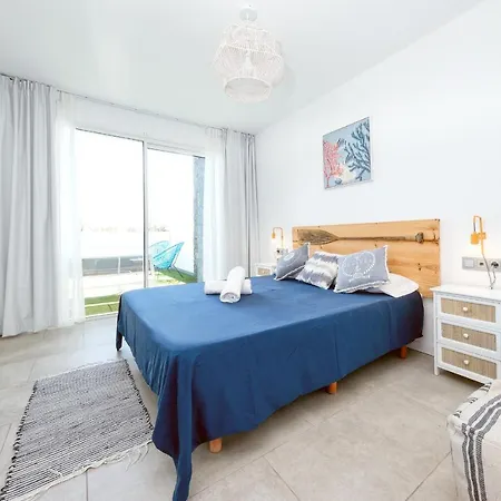 La Marinera House - Near The Beach, Air-con, Fast Wifi And Sat Tv By Lanzarote