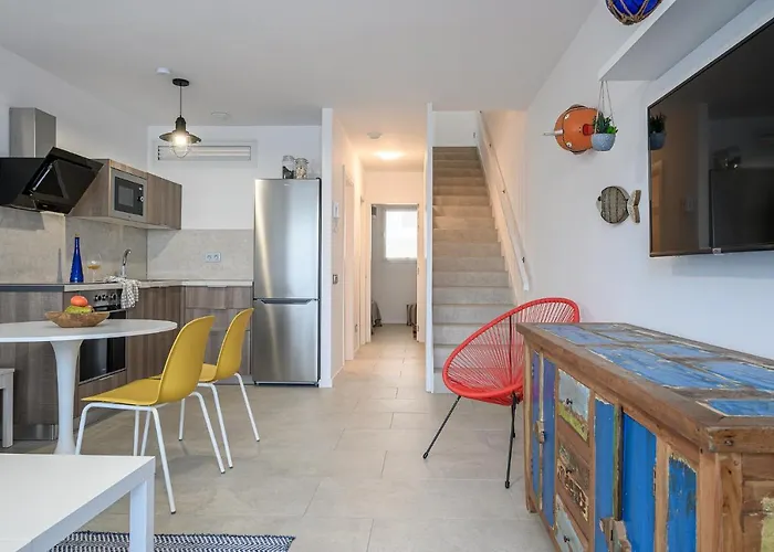 La Marinera House - Near The Beach, Air-con, Fast Wifi And Sat Tv By Lanzarote Vakantiehuis