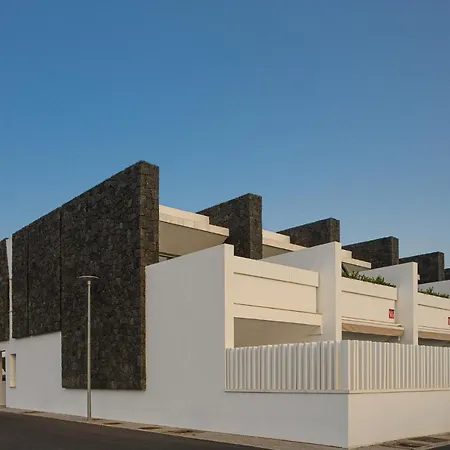 La Marinera House - Near The Beach, Air-con, Fast Wifi And Sat Tv By Lanzarote